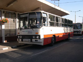 Komrom, autbuszlloms, 2005.05.26