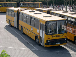 Budapest, Etele tr autbuszlloms, 2005.05.30.